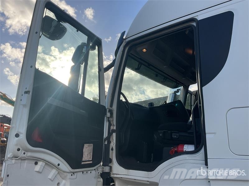 Iveco Stralis 460 LNG 6x2 Tri/A Sleeper Truck Tractor Tractor Units