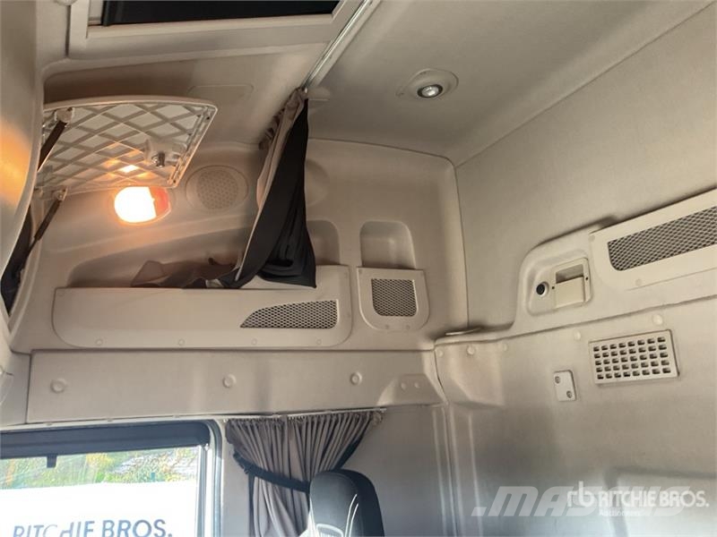 Iveco Stralis 460 LNG 6x2 Tri/A Sleeper Truck Tractor Tractor Units
