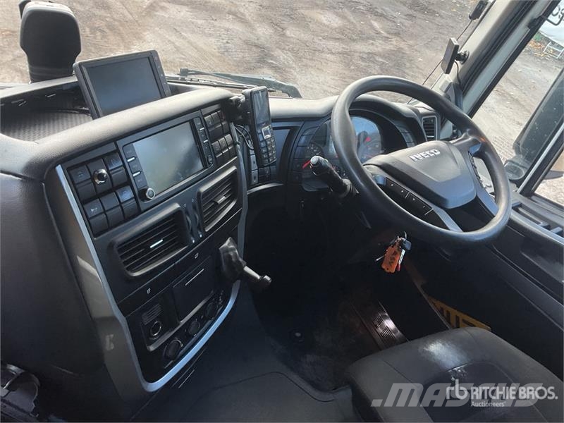 Iveco Stralis 460 LNG 6x2 Tri/A Sleeper Truck Tractor Влекачи