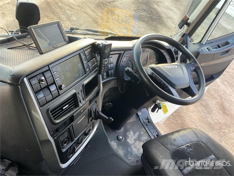 Iveco Stralis 460 LNG 6x2 Tri/A Sleeper Truck Tractor Tractor Units