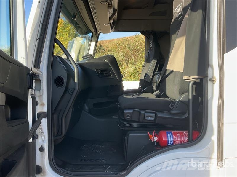 Iveco Stralis 460 LNG 6x2 Tri/A Sleeper Truck Tractor 牵引车