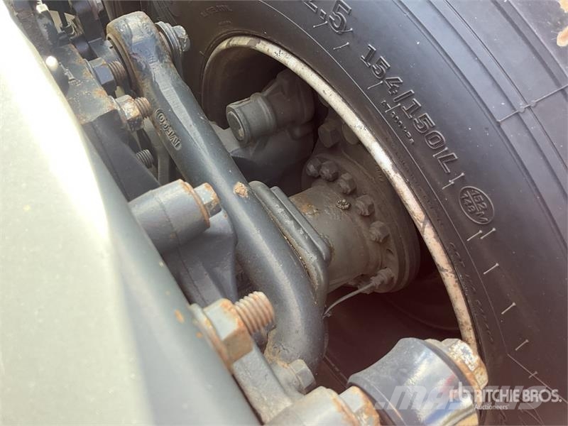 Iveco Stralis 460 LNG 6x2 Tri/A Sleeper Truck Tractor Tractor Units