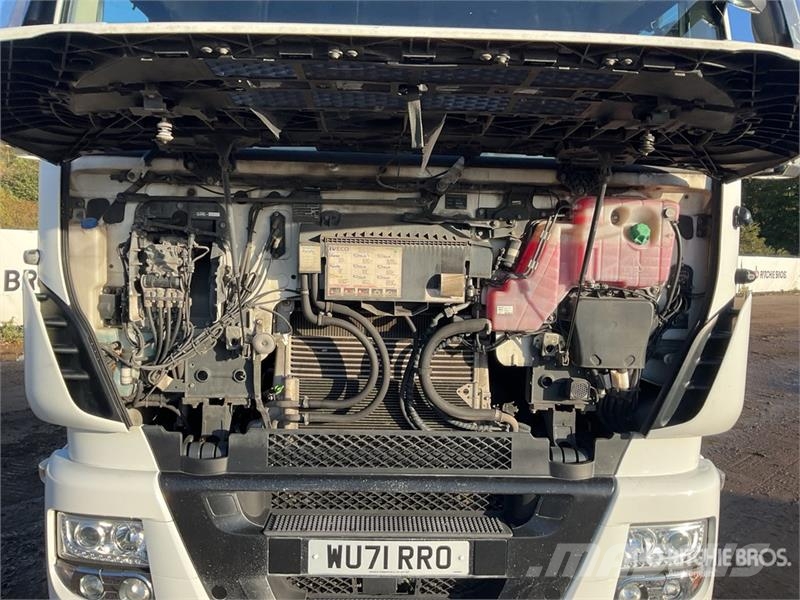 Iveco Stralis 460 LNG 6x2 Tri/A Sleeper Truck Tractor 牵引车