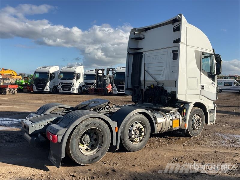 Iveco Stralis 460 LNG 6x2 Tri/A Sleeper Truck Tractor 牵引车