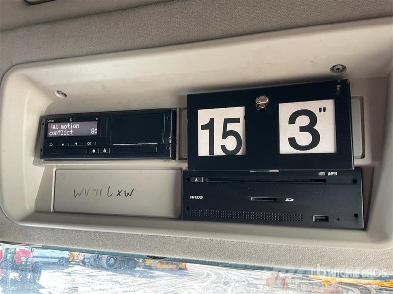 Iveco Stralis 460 LNG 6x2 Tri/A Sleeper Truck Tractor 牵引车