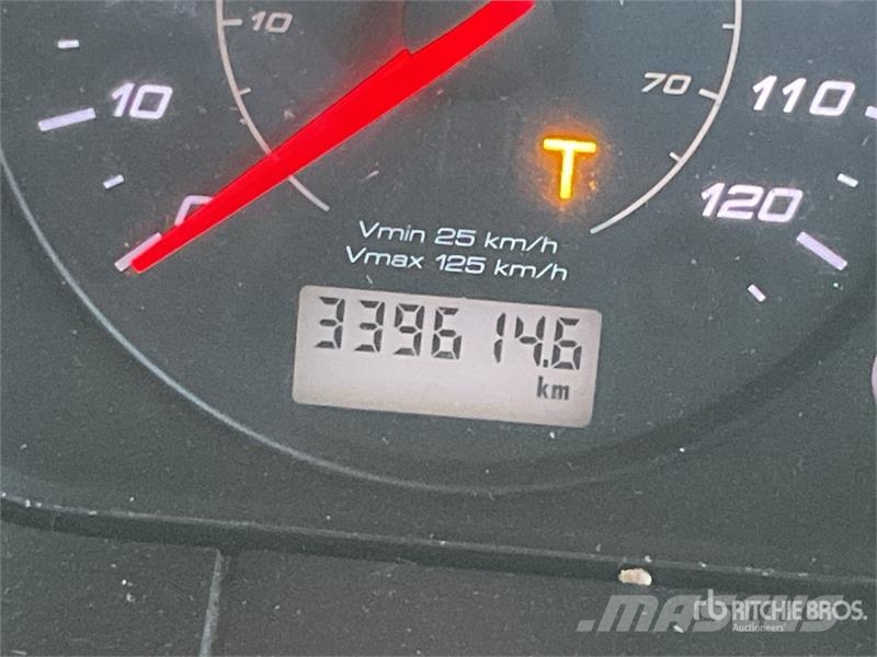 Iveco Stralis 460 LNG 6x2 Tri/A Sleeper Truck Tractor 牵引车