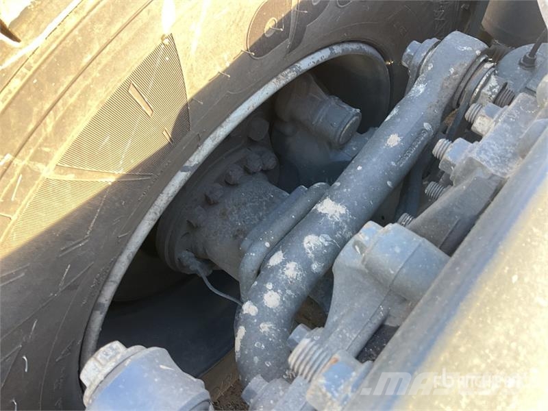 Iveco Stralis 460 LNG 6x2 Tri/A Sleeper Truck Tractor 牵引车