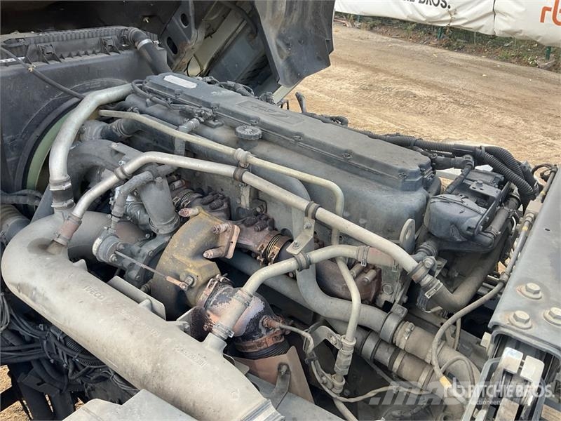 Iveco Stralis 460 LNG 6x2 Tri/A Sleeper Truck Tractor Влекачи