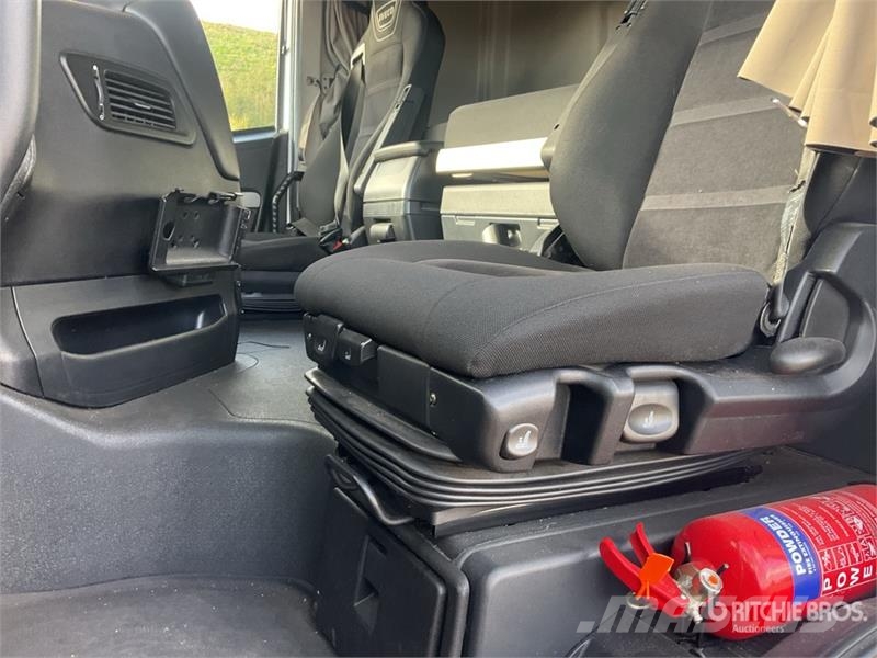 Iveco Stralis 460 LNG 6x2 Tri/A Sleeper Truck Tractor Tractor Units