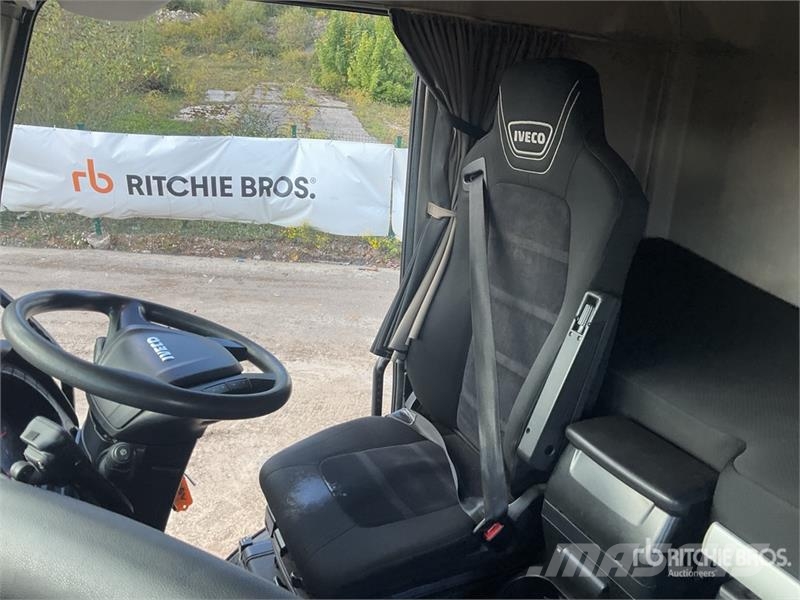 Iveco Stralis 460 LNG 6x2 Tri/A Sleeper Truck Tractor Влекачи