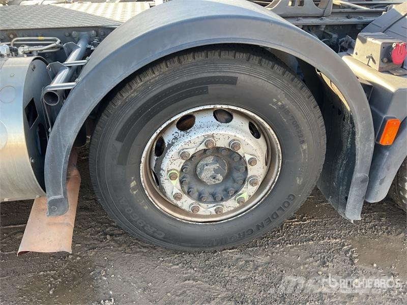 Iveco Stralis 460 LNG 6x2 Tri/A Sleeper Truck Tractor 牵引车