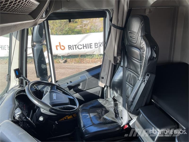 Iveco Stralis 460 LNG 6x2 Tri/A Sleeper Truck Tractor 牵引车