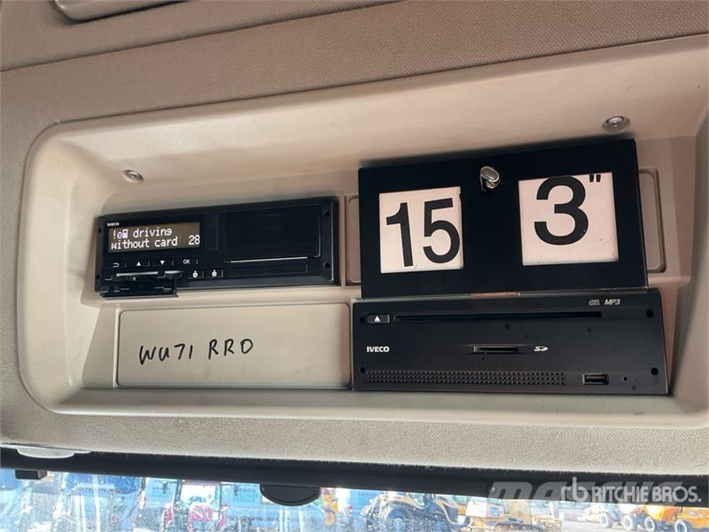 Iveco Stralis 460 LNG 6x2 Tri/A Sleeper Truck Tractor 牵引车