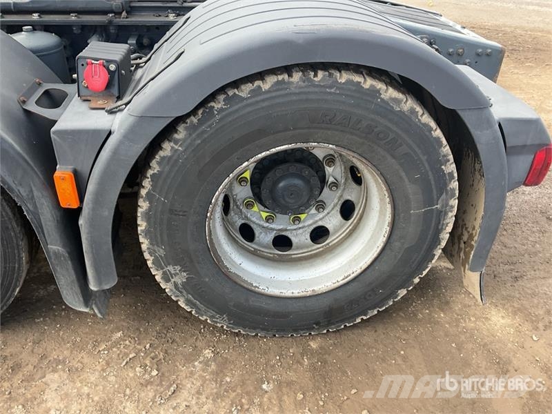 Iveco Stralis 460 LNG 6x2 Tri/A Sleeper Truck Tractor 牵引车