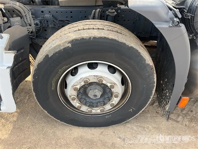 Iveco Stralis 460 LNG 6x2 Tri/A Sleeper Truck Tractor Tractor Units
