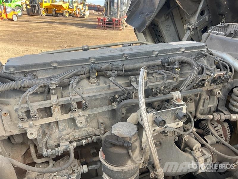 Iveco Stralis 460 LNG 6x2 Tri/A Sleeper Truck Tractor Tractor Units