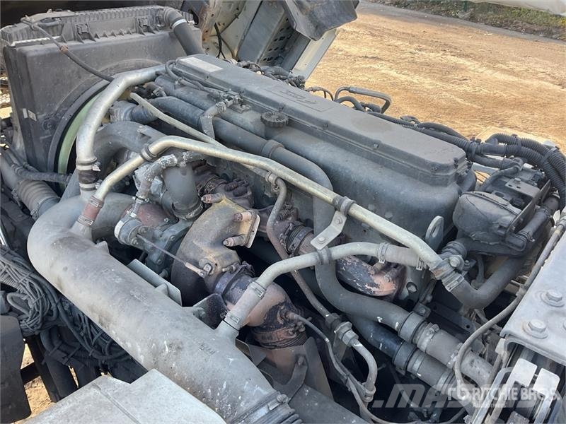 Iveco Stralis 460 LNG 6x2 Tri/A Sleeper Truck Tractor Влекачи