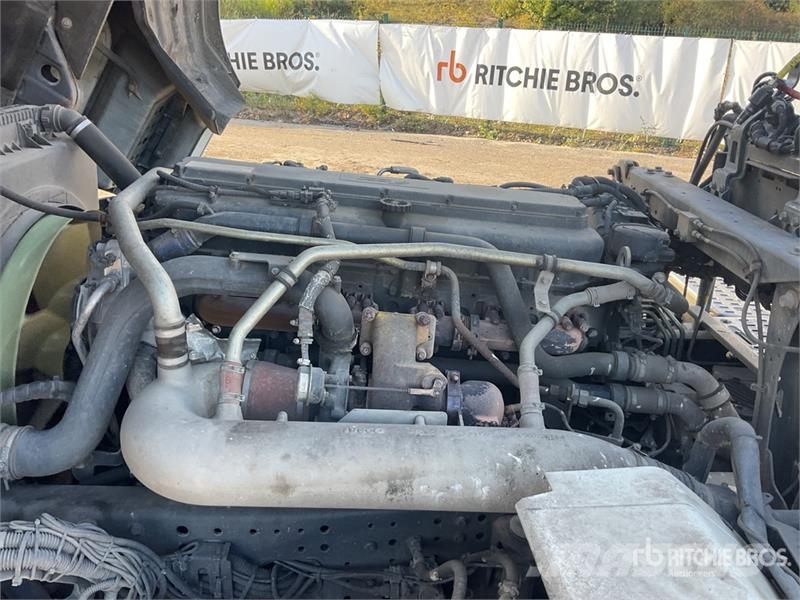 Iveco Stralis 460 LNG 6x2 Tri/A Sleeper Truck Tractor Влекачи