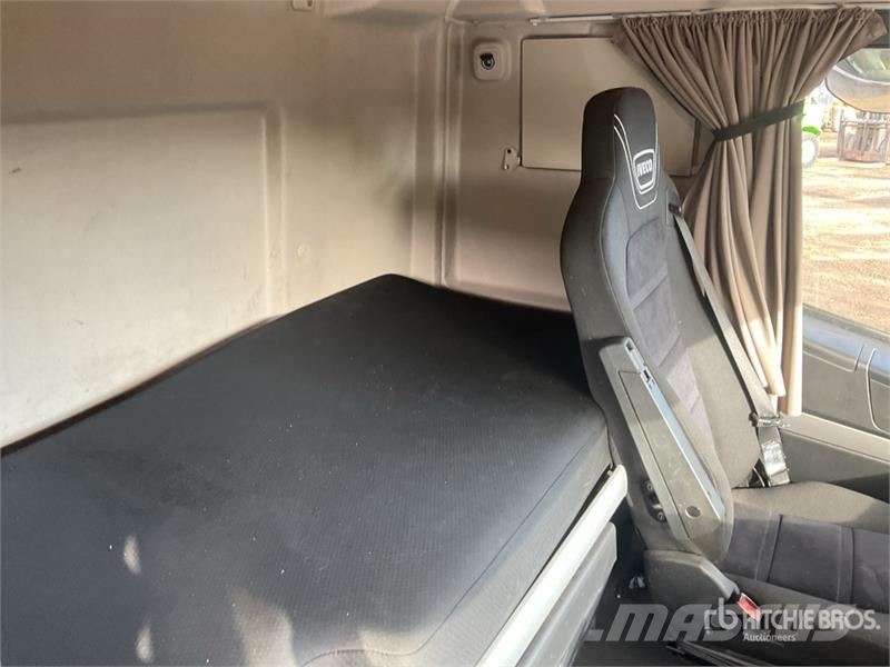 Iveco Stralis 460 LNG 6x2 Tri/A Sleeper Truck Tractor Tractor Units