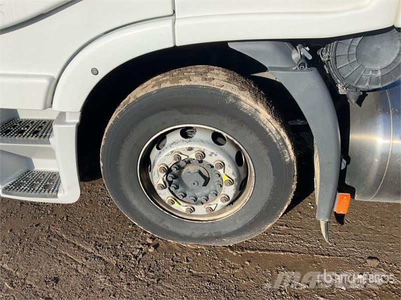 Iveco Stralis 460 LNG 6x2 Tri/A Sleeper Truck Tractor 牵引车