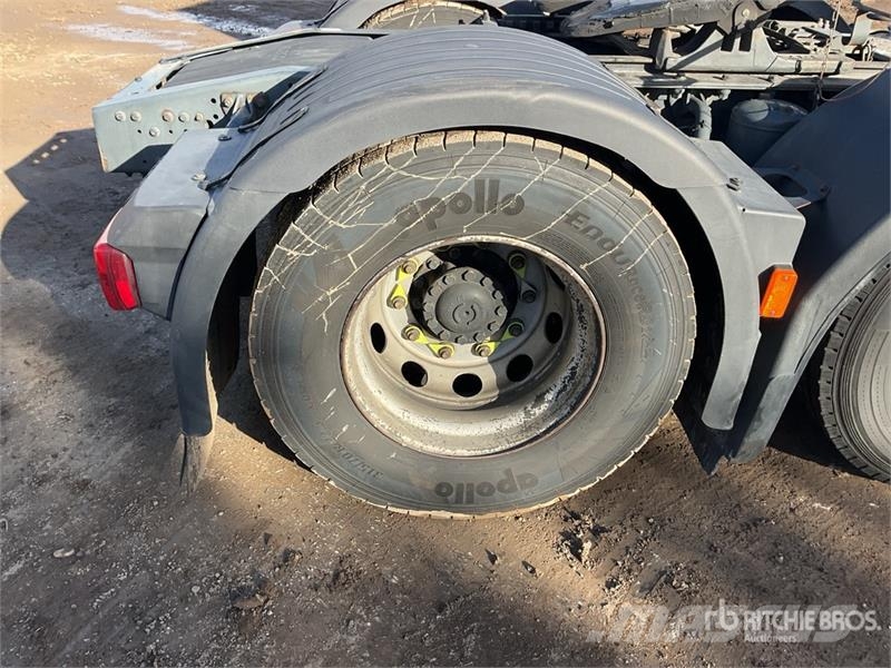 Iveco Stralis 460 LNG 6x2 Tri/A Sleeper Truck Tractor 牵引车