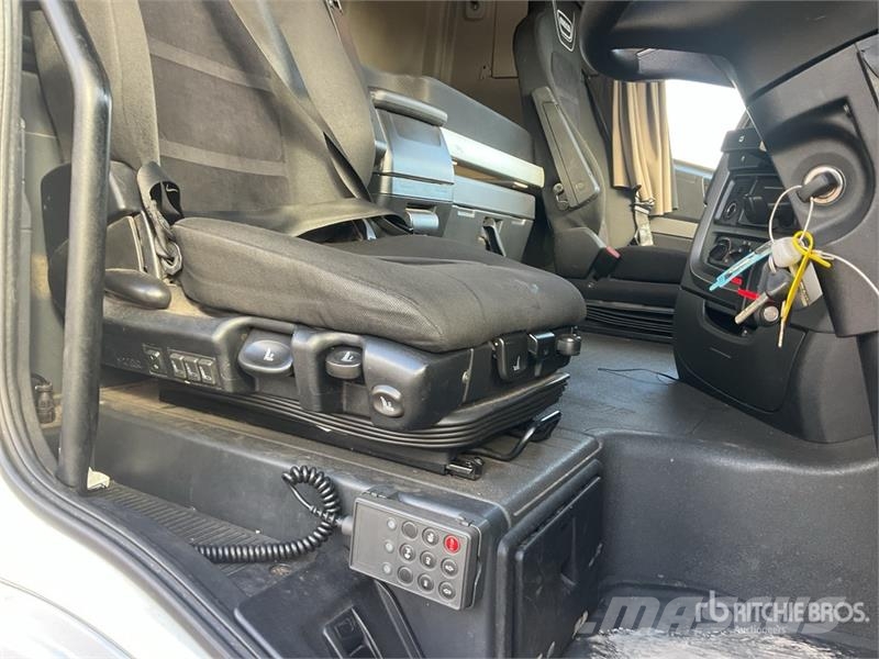 Iveco Stralis 460 LNG 6x2 Tri/A Sleeper Truck Tractor Tractor Units