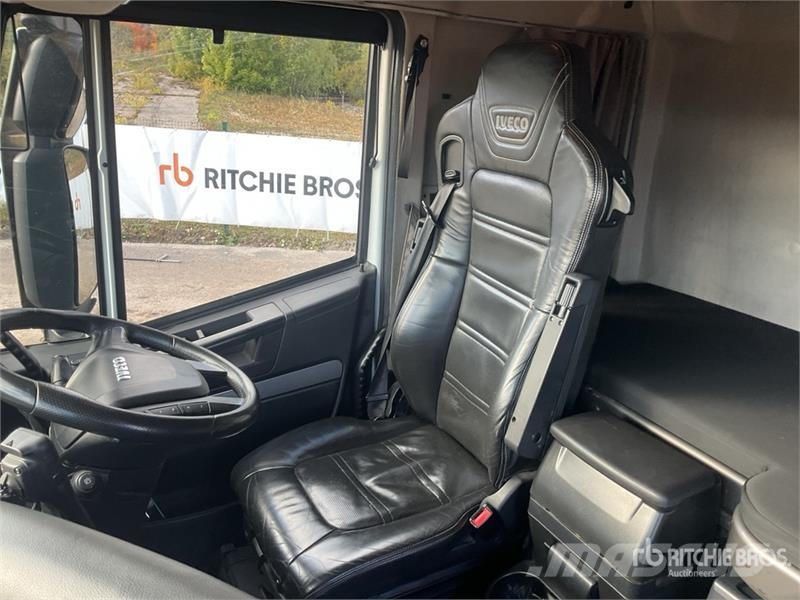 Iveco Stralis 460 LNG 6x2 Tri/A Sleeper Truck Tractor Влекачи