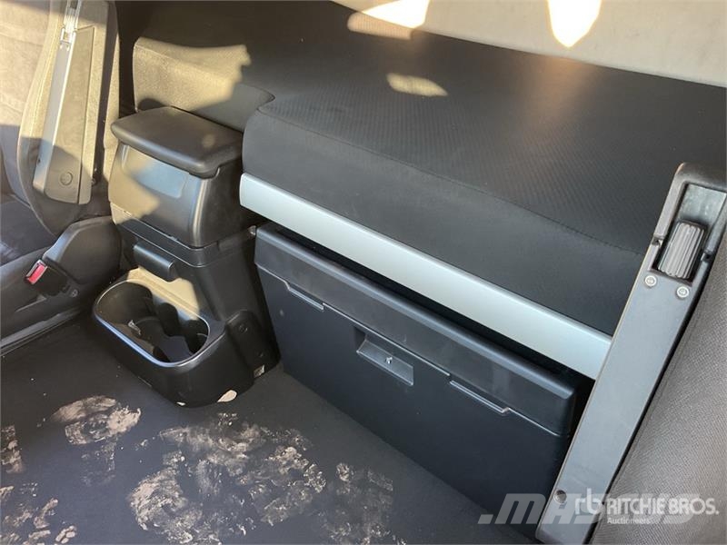 Iveco Stralis 460 LNG 6x2 Tri/A Sleeper Truck Tractor 牵引车