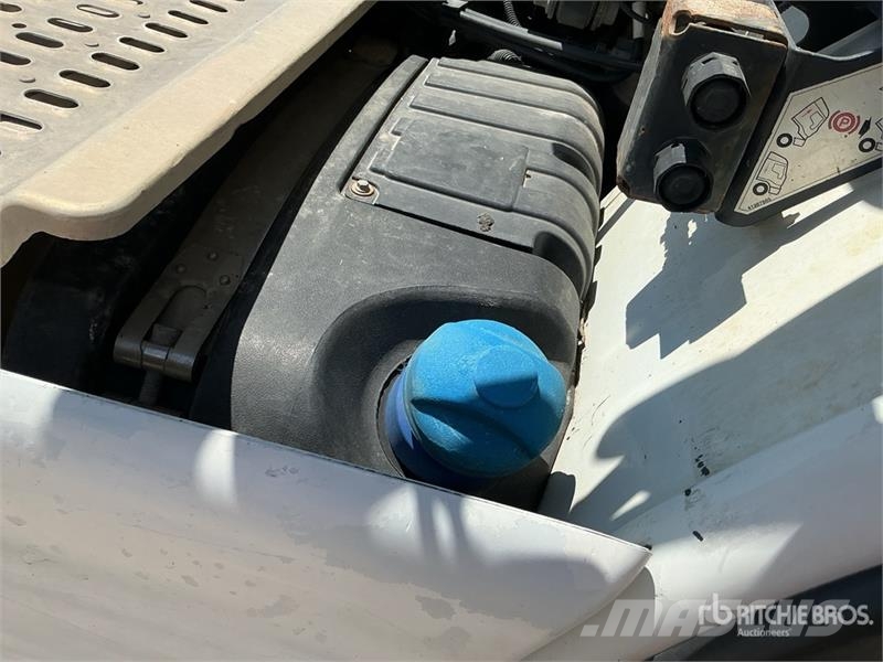 Iveco Stralis 510 4x2 S/A Sleeper Truck Tractor 트랙터 유닛