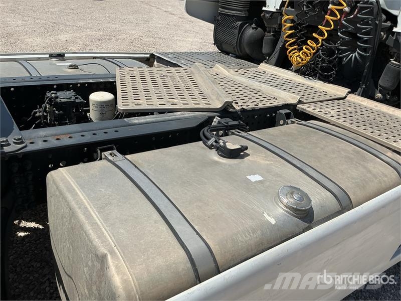 Iveco Stralis 510 4x2 S/A Sleeper Truck Tractor 트랙터 유닛