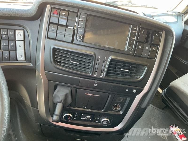 Iveco Stralis 510 4x2 S/A Sleeper Truck Tractor 트랙터 유닛