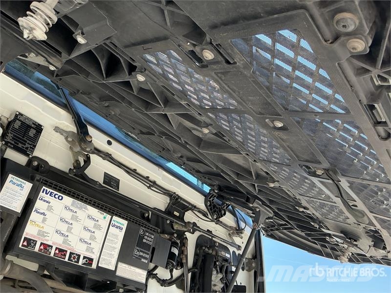 Iveco Stralis 510 4x2 S/A Sleeper Truck Tractor 트랙터 유닛