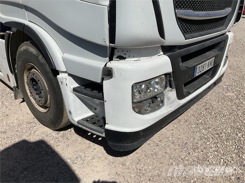 Iveco Stralis 510 4x2 S/A Sleeper Truck Tractor 트랙터 유닛
