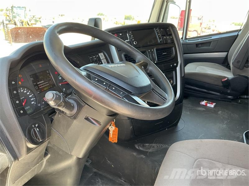 Iveco Stralis 510 4x2 S/A Sleeper Truck Tractor 트랙터 유닛