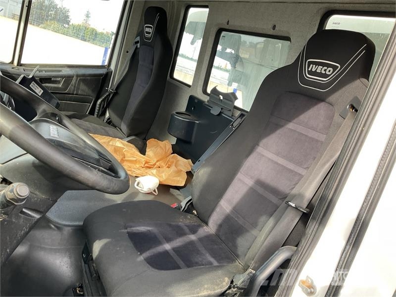 Iveco Trakker 380 Kipper