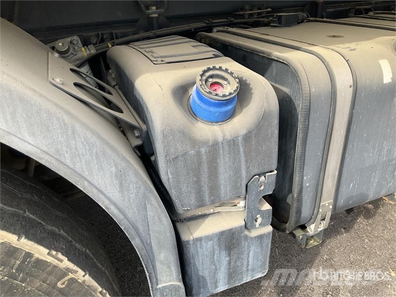 Iveco Trakker 380 Kipper