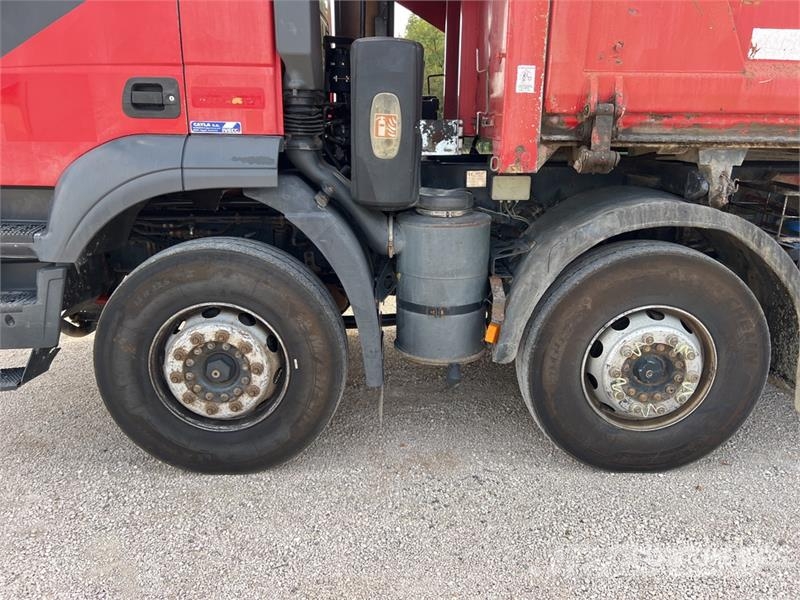 Iveco Trakker 410 8x4 Camion Bi-Benne Tri/A Dump Truck 덤프 트럭