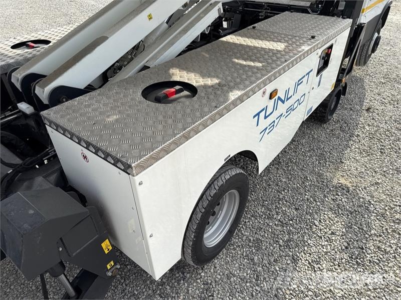 Iveco Tunlift 737-500 5 m on Iveco Daily 70-180 4x2 Buck Auto korvtõstukid