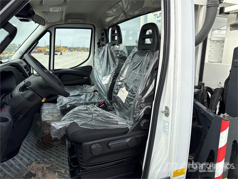 Iveco Tunlift 737-500 5 m on Iveco Daily 70-180 4x2 Buck Auto korvtõstukid