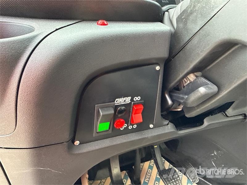 Iveco Tunlift 737-500 5 m on Iveco Daily 70-180 4x2 Buck Auto korvtõstukid