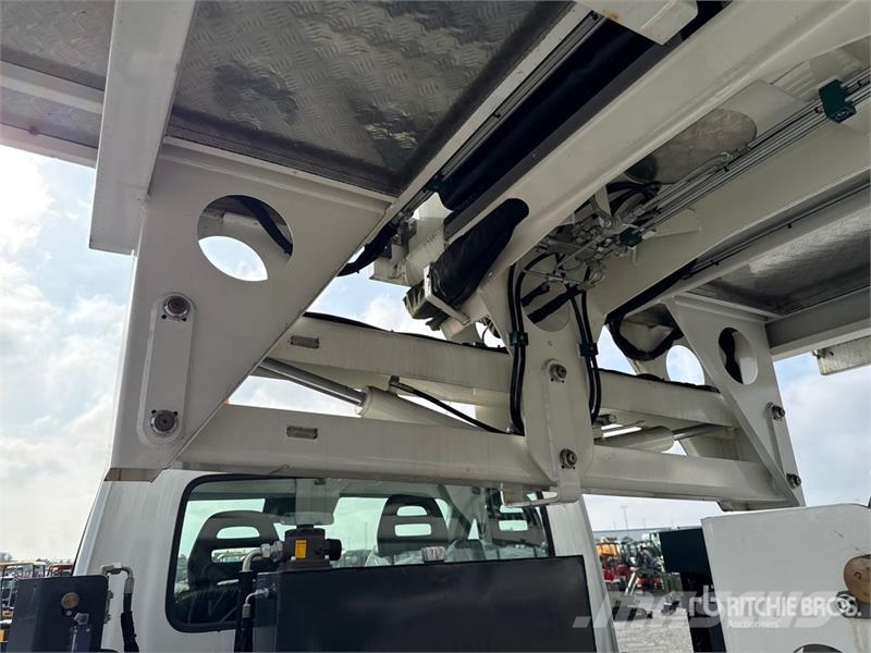 Iveco Tunlift 737-500 5 m on Iveco Daily 70-180 4x2 Buck Auto korvtõstukid