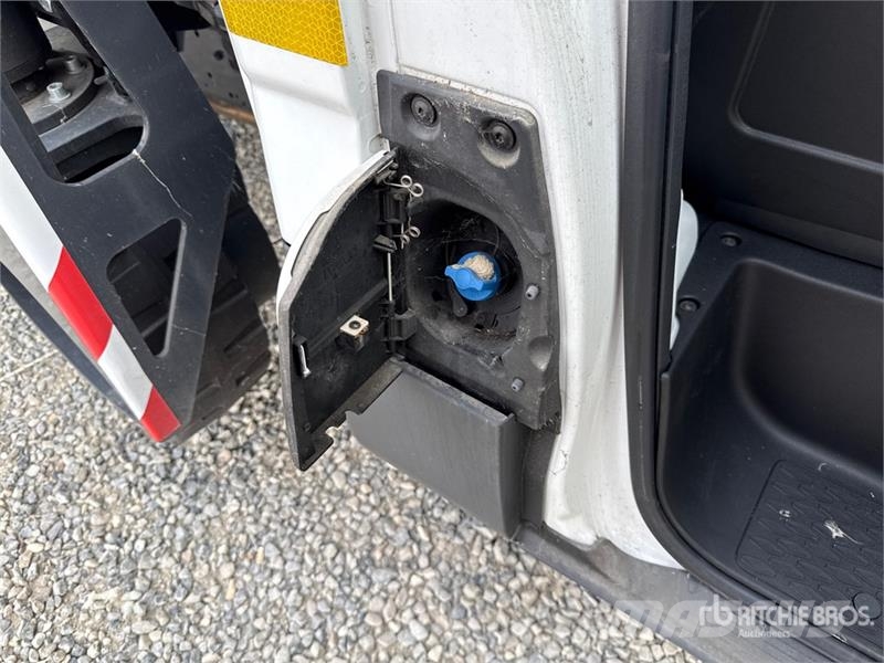 Iveco Tunlift 737-500 5 m on Iveco Daily 70-180 4x2 Buck Auto korvtõstukid