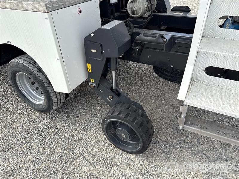 Iveco Tunlift 737-500 5 m on Iveco Daily 70-180 4x2 Buck Auto korvtõstukid
