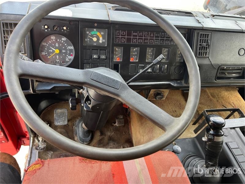 Iveco Unic 190-30 6x2 T/A Dump Truck Camion benne