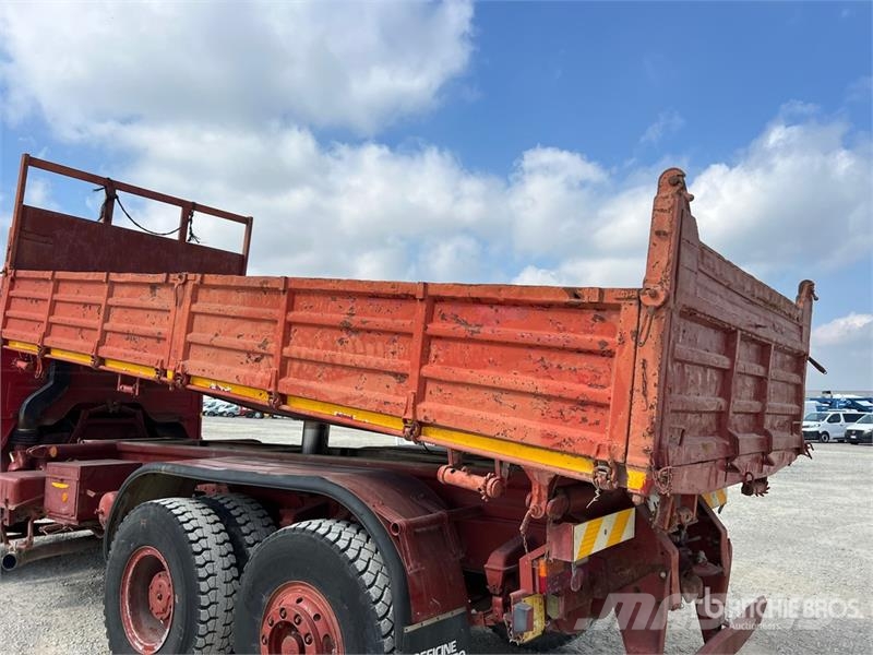 Iveco Unic 190-30 6x2 T/A Dump Truck Camion benne