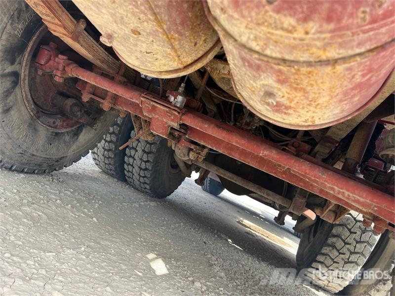 Iveco Unic 190-30 6x2 T/A Dump Truck Camion benne