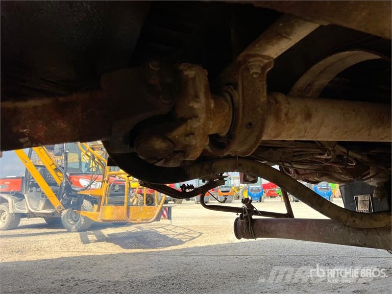 Iveco Unic 190-30 6x2 T/A Dump Truck Camion benne