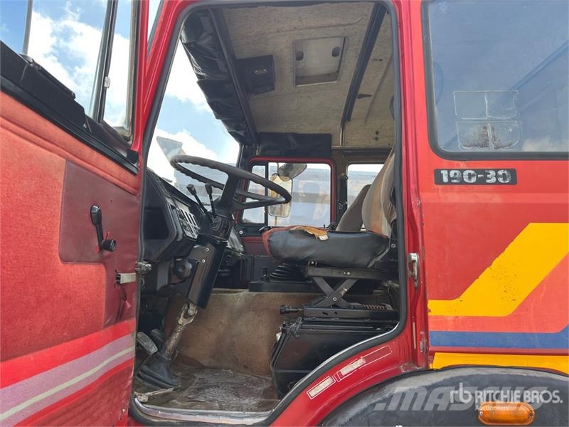 Iveco Unic 190-30 6x2 T/A Dump Truck Camion benne
