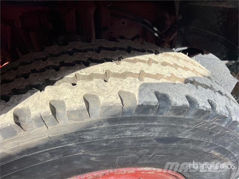 Iveco Unic 190-30 6x2 T/A Dump Truck Camion benne