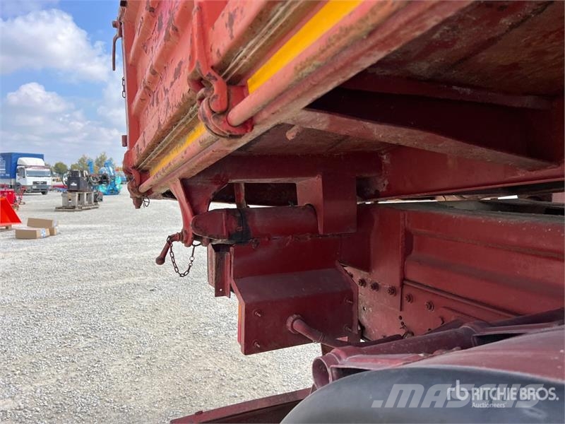 Iveco Unic 190-30 6x2 T/A Dump Truck Camion benne